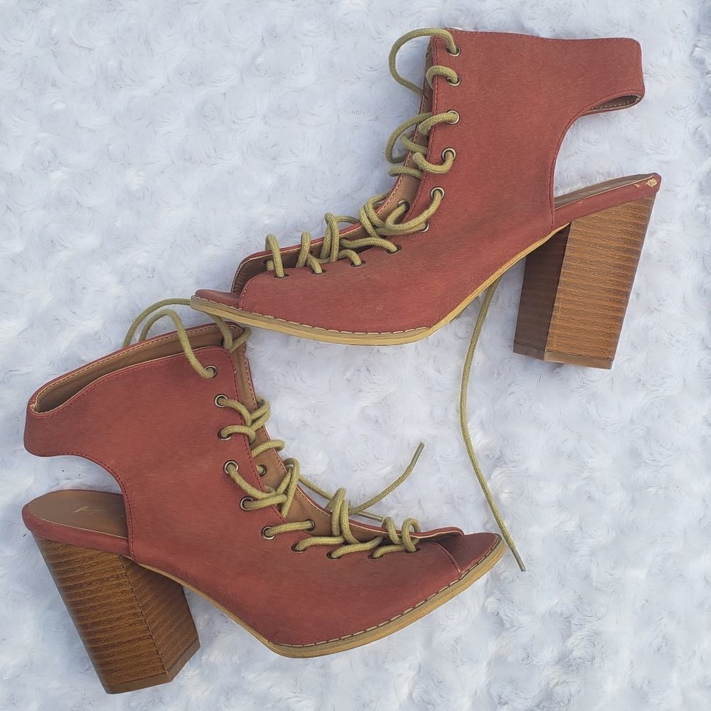 Mi.iM size 10 lace up open toe soft red faux suede bootie